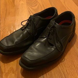 Black dress shoes (13M)